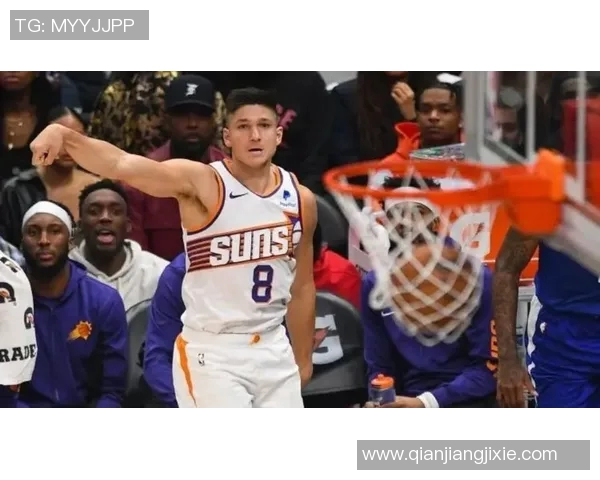 格雷森阿伦状态火热近三场场均24分助攻和抢断表现抢眼正负值高达19