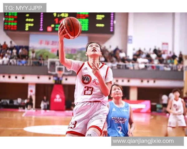 山东女篮终结广东14连胜江苏险胜武汉收获关键胜利